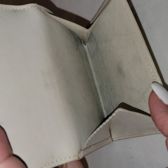 Authentic Louis Vuitton Vernis short wallet - Picture 7 of 11